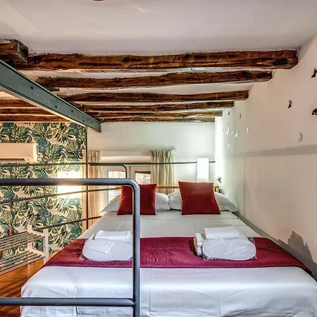 Apartment San Calisto Rome